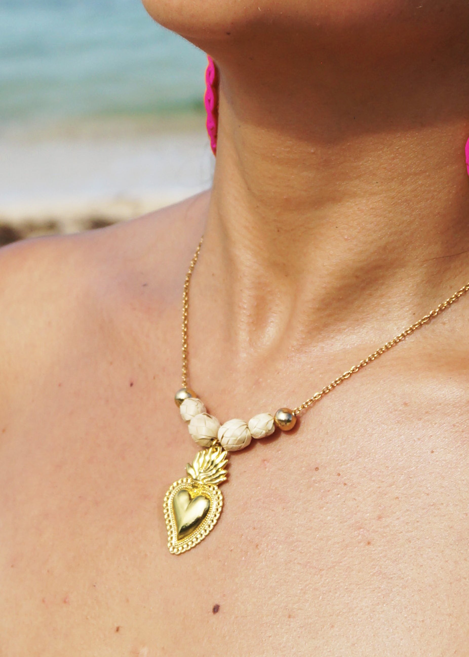 Collar Sagrado Corazón de palma