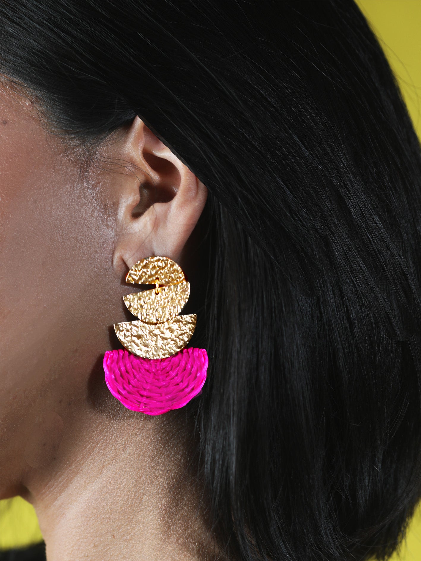 Aretes July