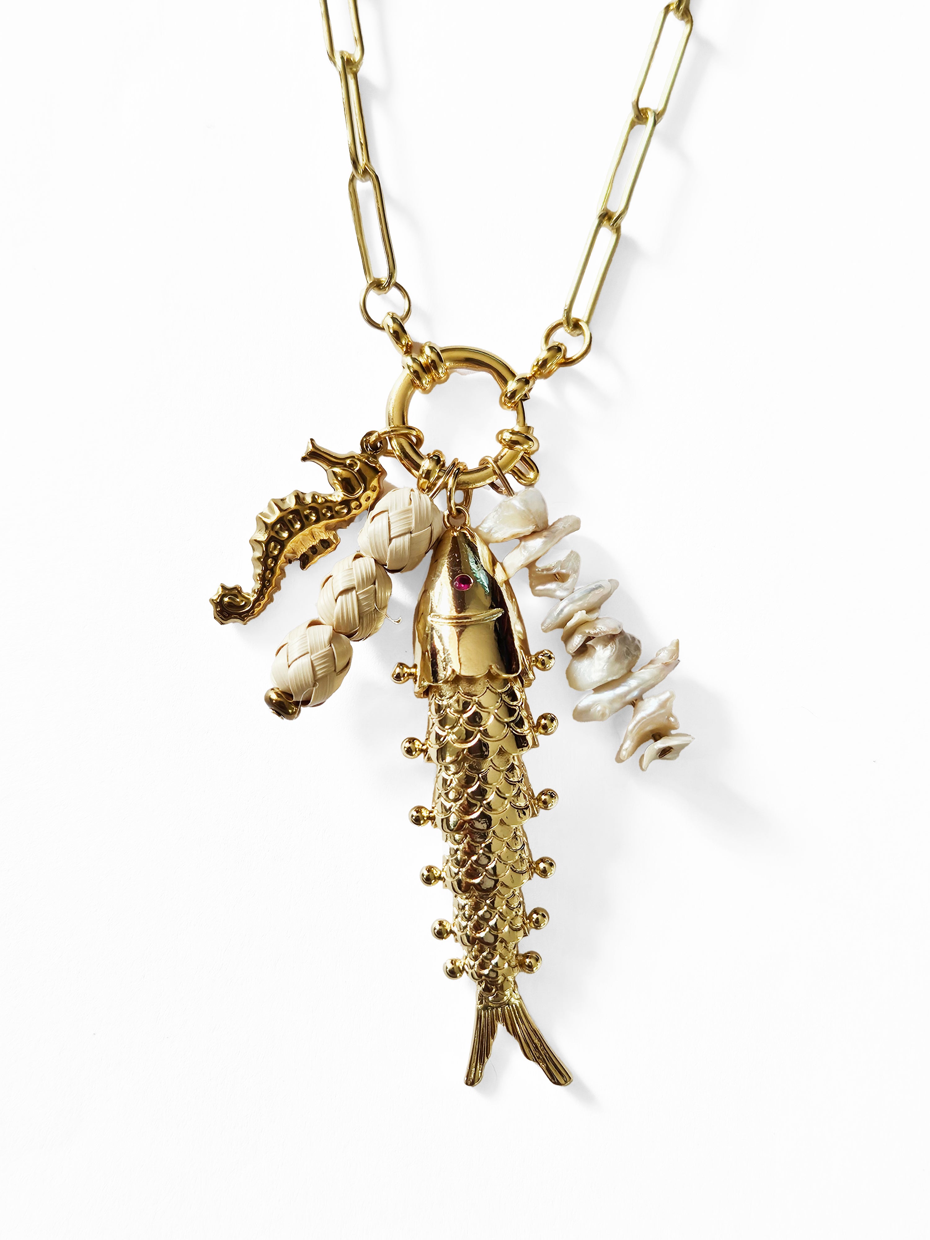 Collar Pez Dorado Grande