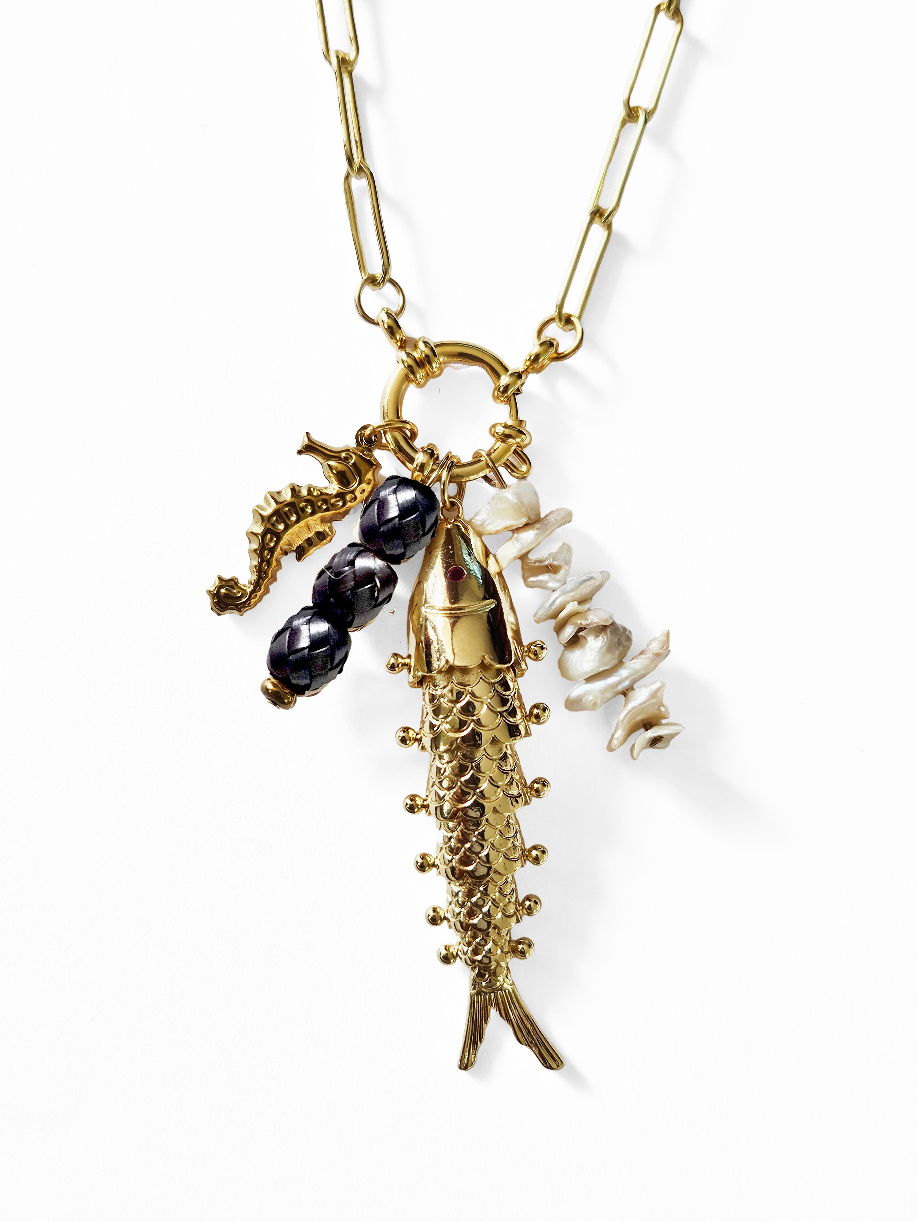Collar Pez Dorado Grande